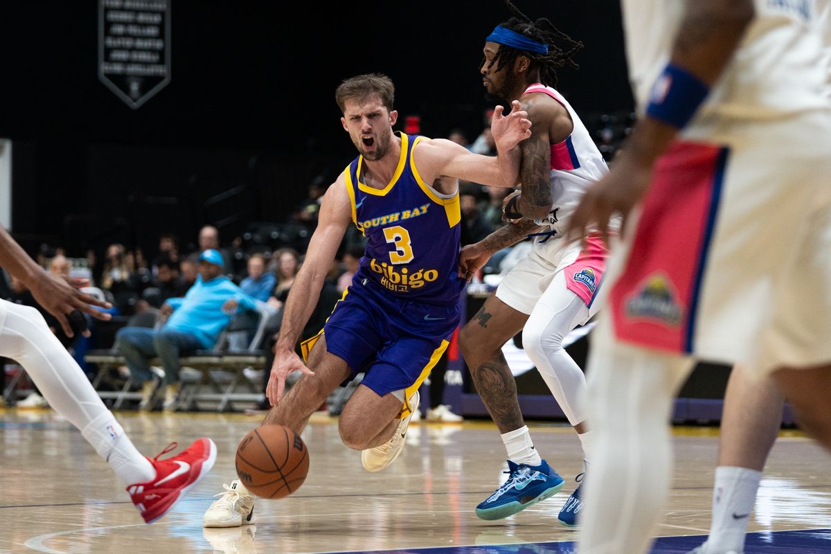 South Bay Lakers Guard Augustas Marciulionis (3) drives middle while having tough defense played on him during a G-League basketball game against Mexico City Capitanes Thursday, January 22, 2026 at UCLA Health Training Center in El Segundo, Calif.