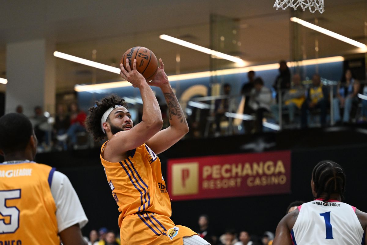 South Bay Lakers Forward Anton Watson (22) makes a jump shot during a G-League basketball game between the South Bay Lakers and Mexico City Capitanes Saturday, January 24, 2026 at UCLA Health Training Center in El Segundo, Calif.