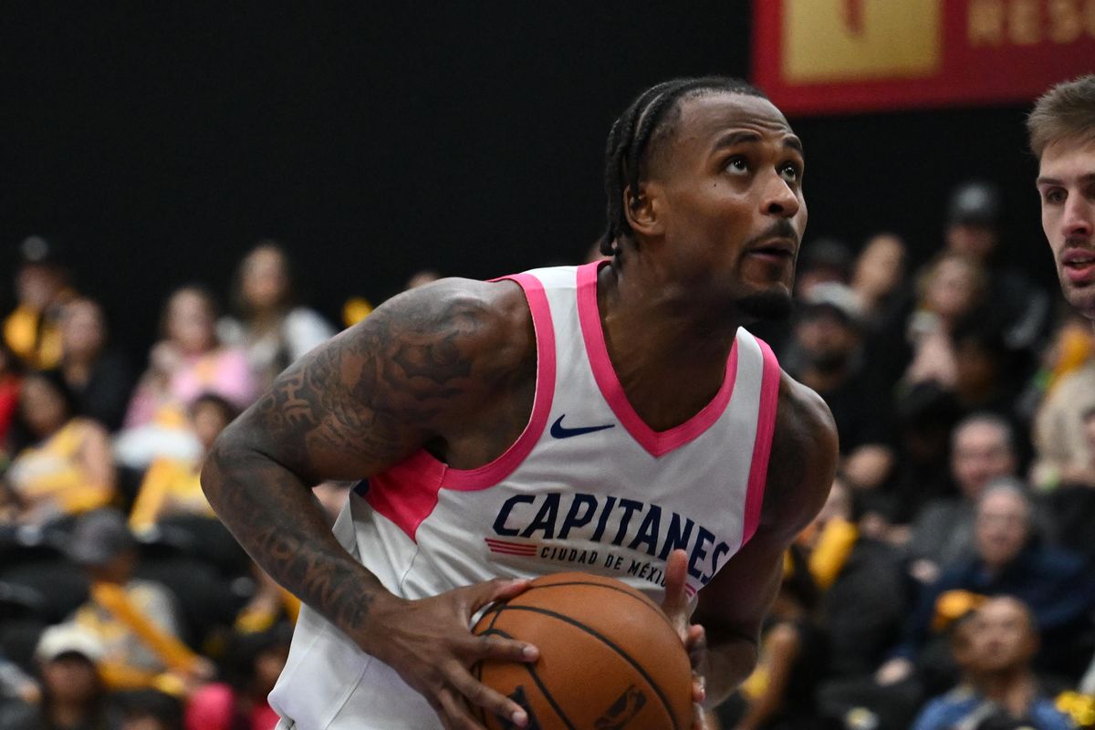 Mexico City Capitanes Forward Jordan Minor (1) makes a move to the basket during a G-League basketball game between the South Bay Lakers and  and Mexico City Capitanes Saturday, January 24, 2026 at UCLA Health Training Center in El Segundo, Calif.
