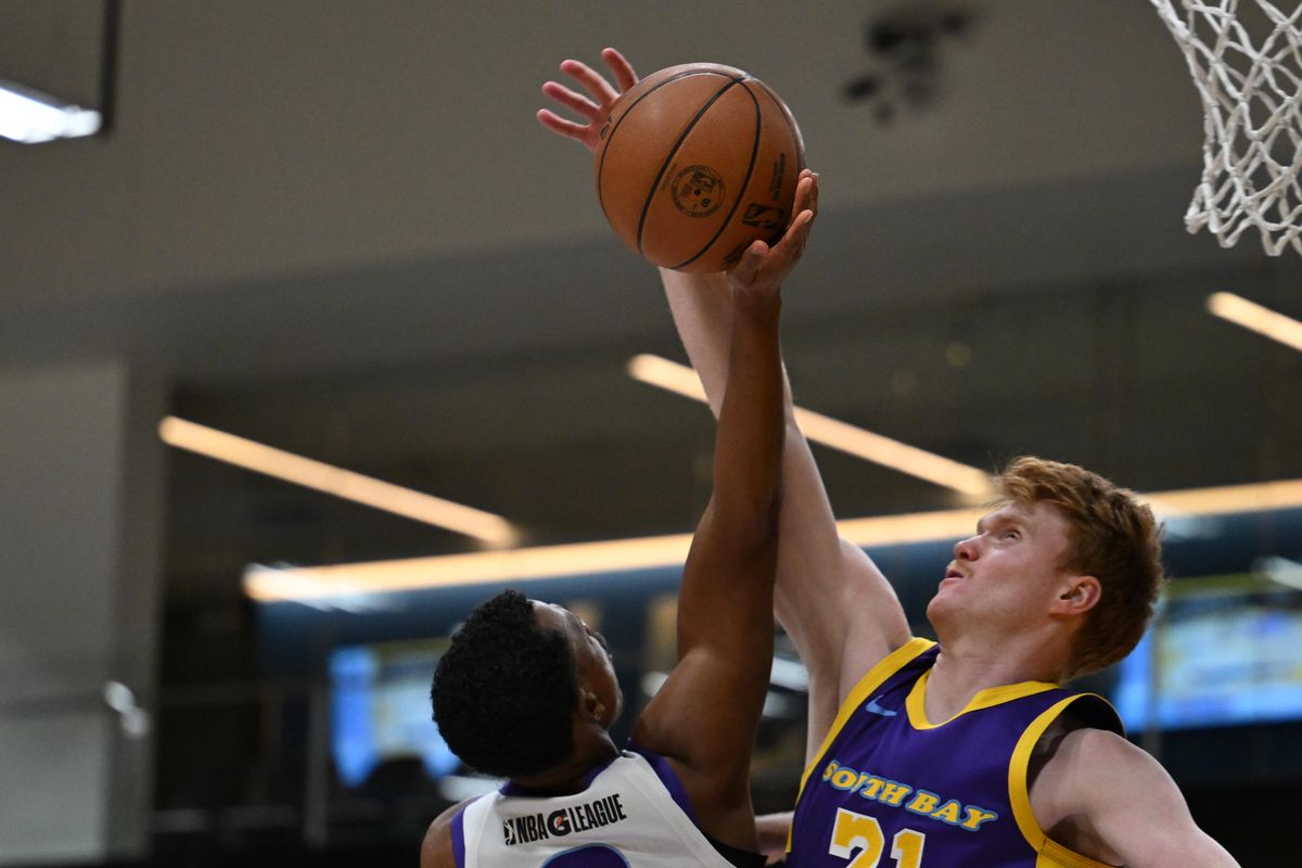 South Bay Lakers guard Luke Goode (21) makes a block during a G-League basketball game between the South Bay Lakers and Salt Lake City Stars  Saturday, January 31, 2026 at UCLA Health Training Center in El Segundo, Calif.