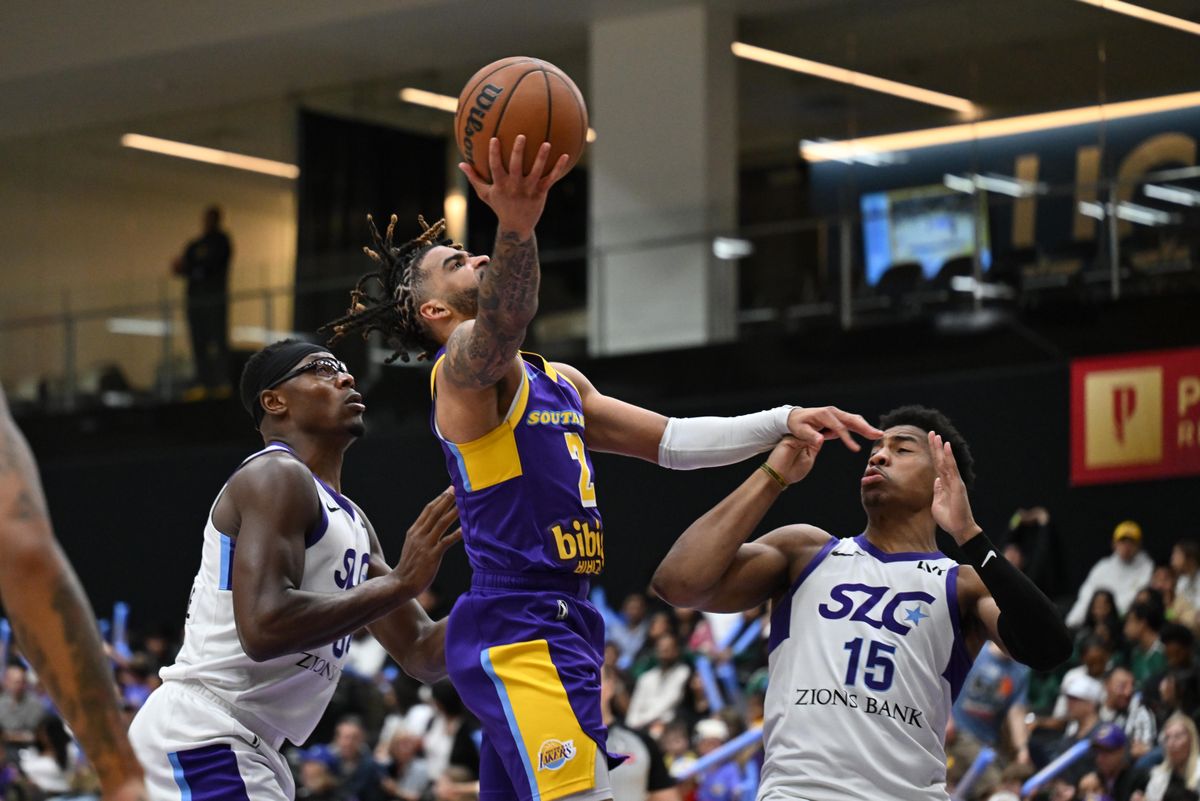 South Bay Lakers guard RJ Davis (2) makes a layup during a G-League basketball game between the South Bay Lakers and Salt Lake City Stars  Saturday, January 31, 2026 at UCLA Health Training Center in El Segundo, Calif.