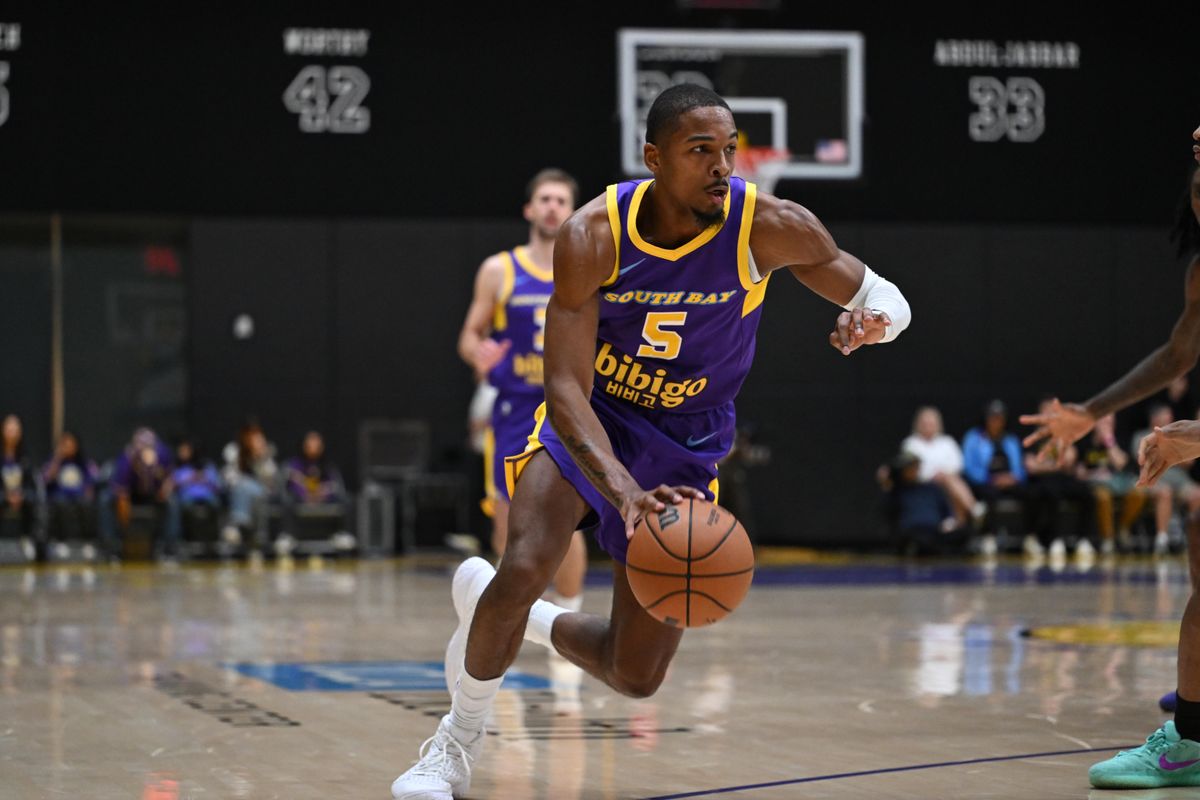 South Bay Lakers guard Tevian Jones (5) drives to the basket during a G-League basketball game between the South Bay Lakers and Salt Lake City Stars  Saturday, January 31, 2026 at UCLA Health Training Center in El Segundo, Calif.