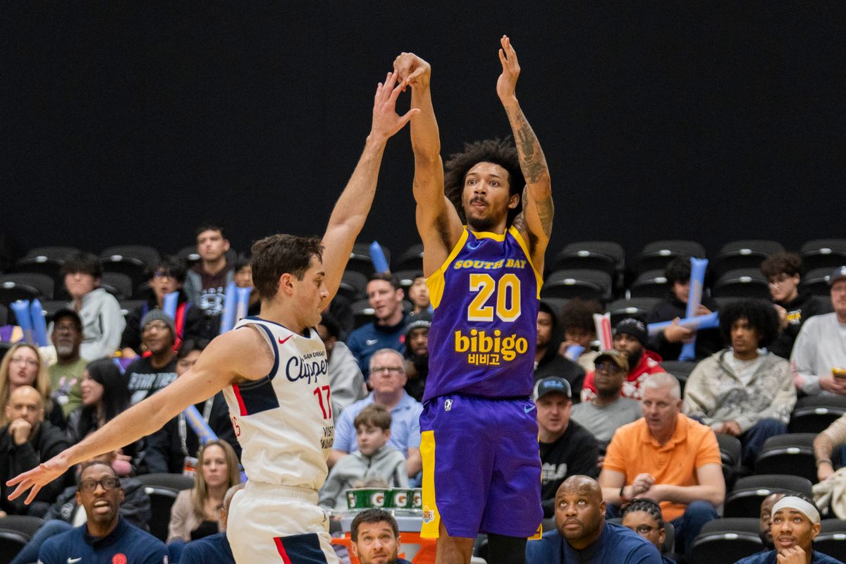 South Bay Lakers guard Nick Smith Jr. (9) shoots a three during an NBA G-League basketball game against the San Diego Clippers, Wednesday February 11th, 2026 in Los Angeles, California. South Bay Lakers guard Nick Smith Jr. (9) shoots a three during an NBA G-League basketball game against the San Diego Clippers, Wednesday February 11th, 2026 in Los Angeles, California.