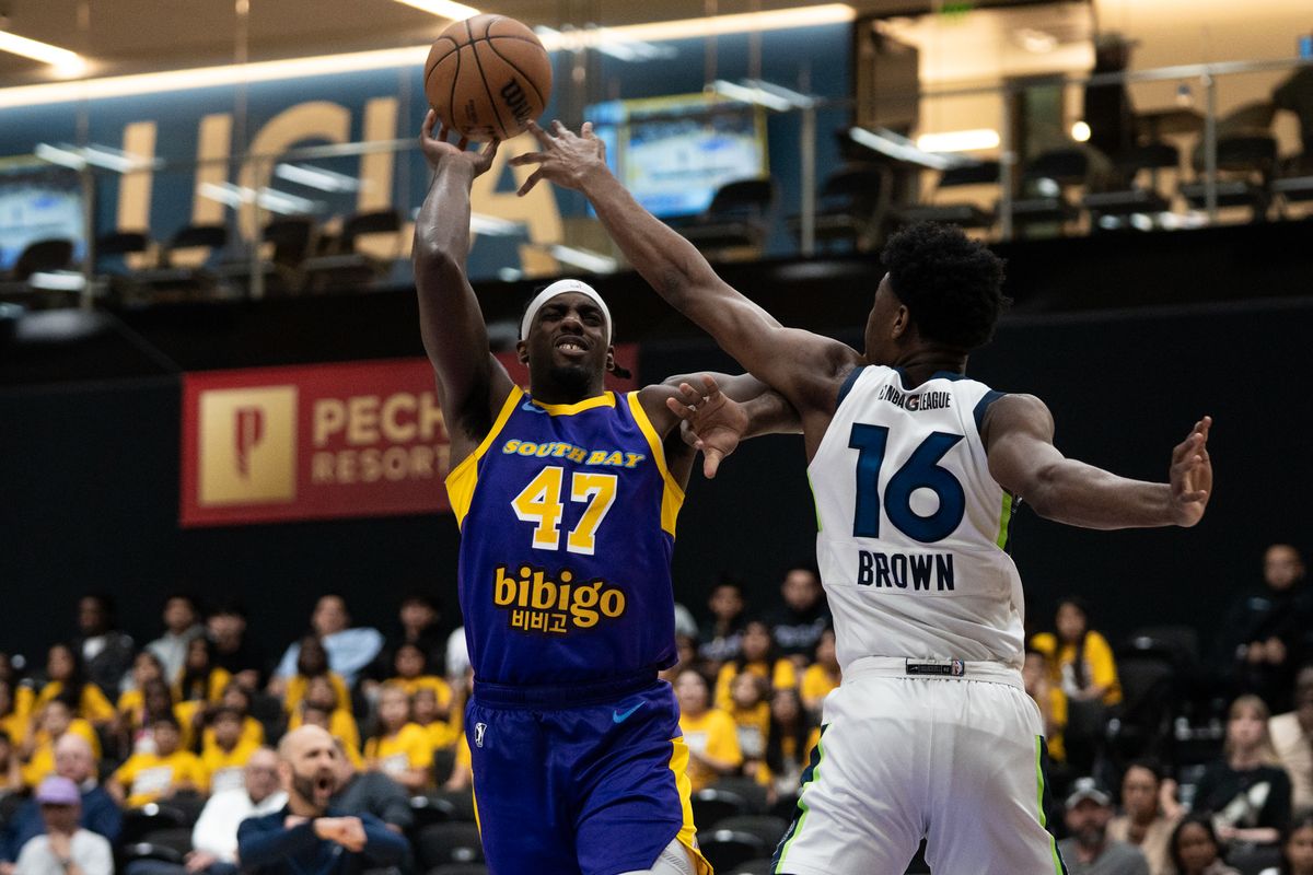 South Bay Lakers forward Arthur Kaluma (47) attacks the middle and rises up on his defender during an NBA G-League basketball game against the Iowa Wolves, Wednesday March 11th, 2026 in Los Angeles, California.