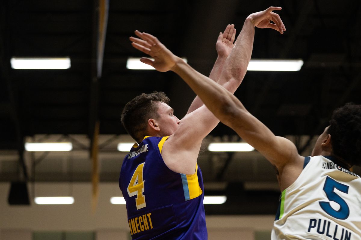 South Bay Lakers forward Dalton Knecht (9) shoots a contested corner three during an NBA G-League basketball game against the Iowa Wolves, Wednesday March 11th, 2026 in Los Angeles, California.