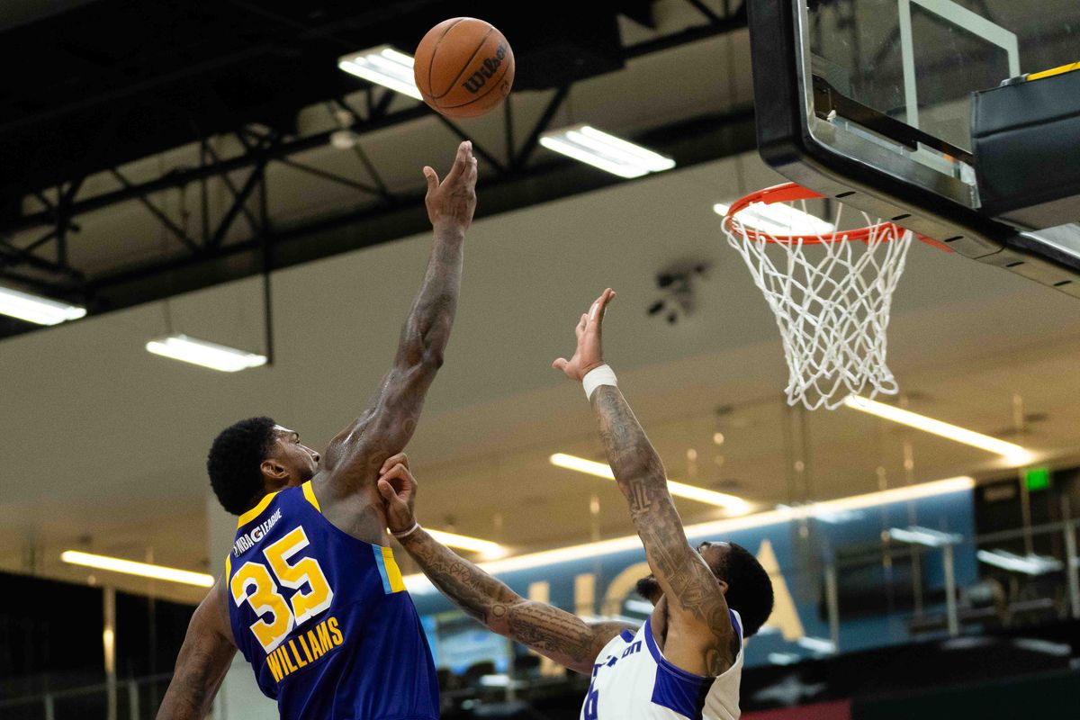 South Bay Lakers center Malik Williams (35), drives to the basket during an NBA G-League basketball game against the Stockton Kings, Tuesday March 24th, 2026 in El Segundo California