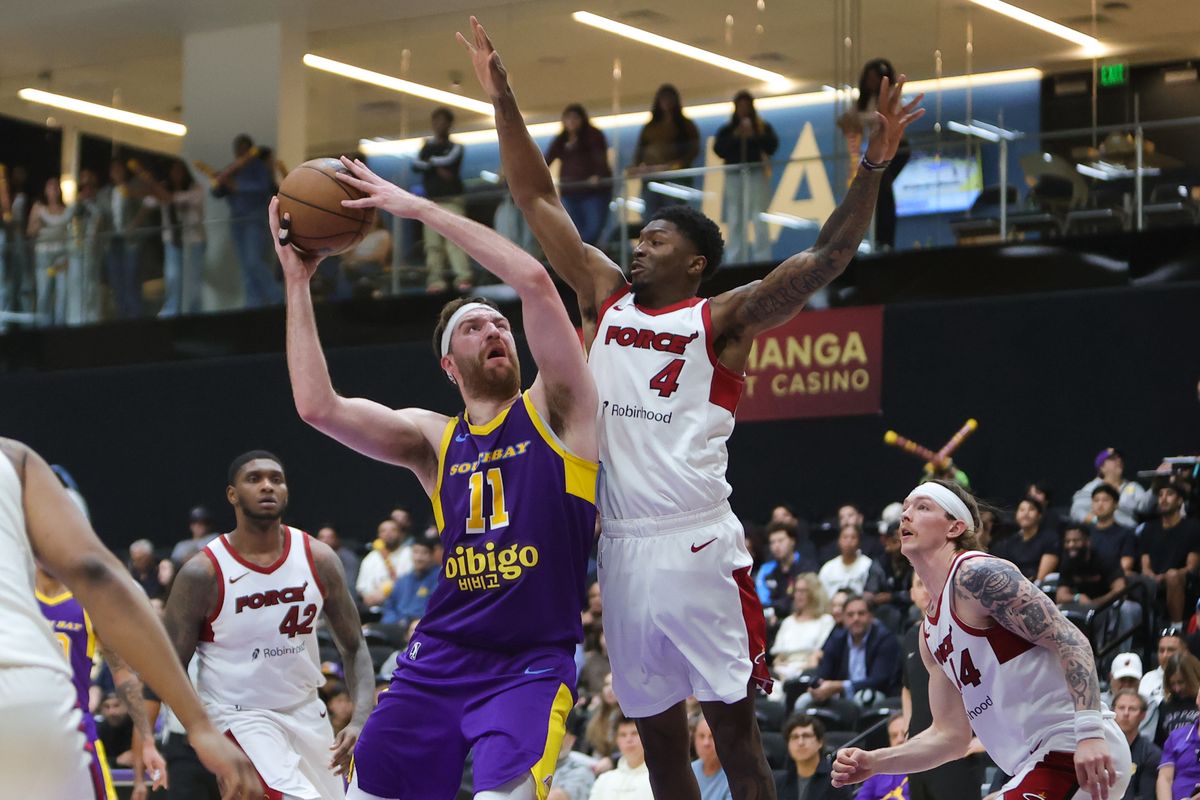 South Bay Lakers center Drew Timme (11) shoots the basketball during  G League game against the Sioux Falls Skyforce on March 26, 2026 in El Segundo, CA.