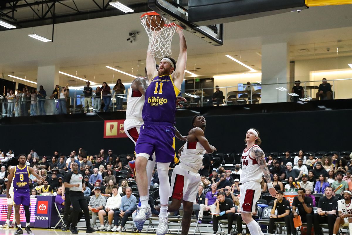 South Bay Lakers center Drew Timme (11) dunks the basketball during  G League game against the Sioux Falls Skyforce on March 26, 2026 in El Segundo, CA.