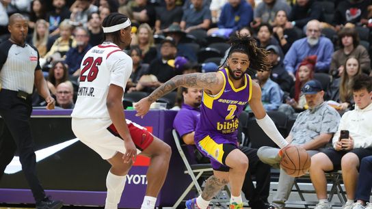 TST Images: South Bay Lakers beat Sioux Falls Skyforce 137-114, in El Segundo taken UCLA Health and Training Center (South Bay Lakers). Photo by Darwin Walker - The Sporting Tribune
