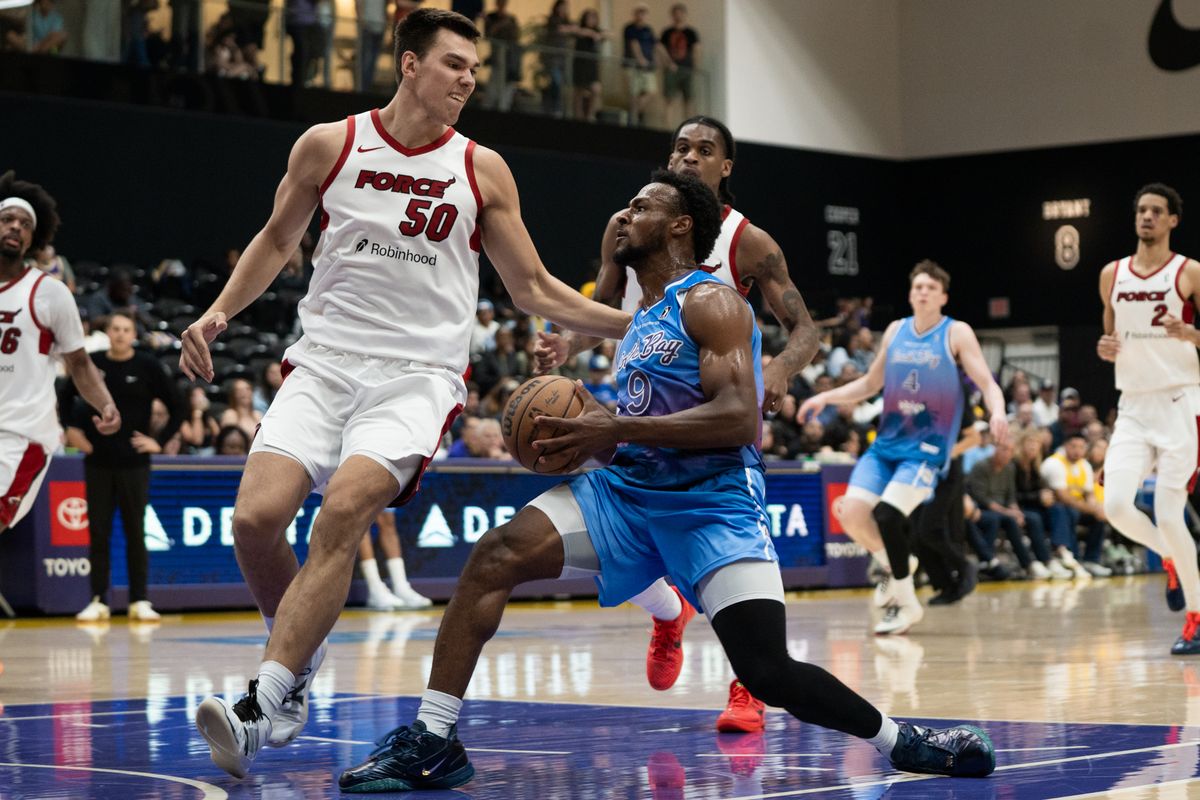 South Bay Lakers guard Bronny James Jr. (9) attacks the center and scores two points during G League game against the Sioux Falls Skyforce on March 28, 2026 in El Segundo, CA.