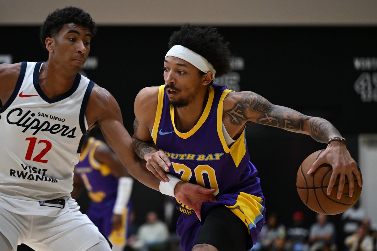 South Bay Lakers guard Nick Smith Jr (20) drives to the basket during an NBA G-League playoff game between the San Diego Clippers and the South Bay Lakers Wednesday, April 1, 2026 at UCLA Health Training Center in El Segundo, Calif.
