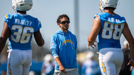 Los Angeles Chargers offensive coordinator Mike McDaniels during Chargers training camp at the Bolt on Wednesday, July 29th in El Segundo, CA. Los Angeles Chargers offensive coordinator Mike McDaniels during Chargers training camp at the Bolt on Wednesday, July 29th in El Segundo, CA.