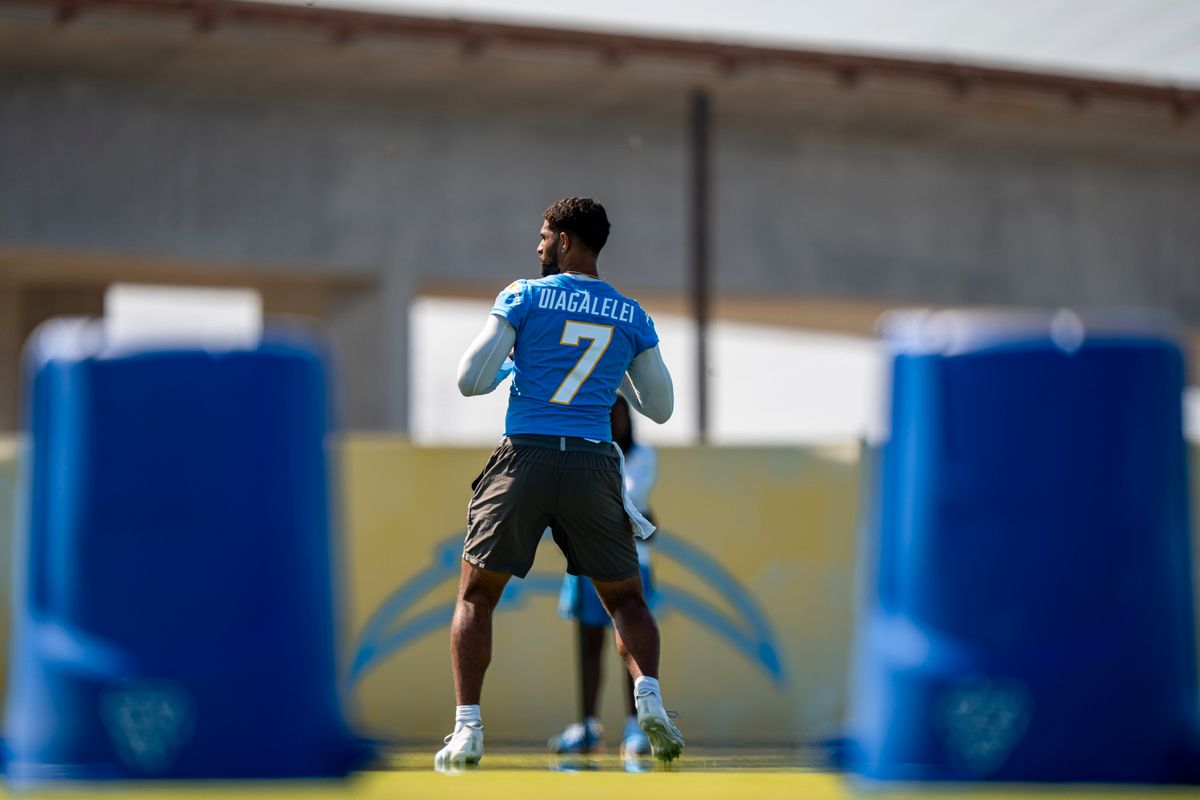 Los Angeles Chargers quarterback DJ Uiagaleilei (7) during Chargers training camp at The Bolt on Friday, July 31th in El Segundo, CA. Los Angeles Chargers quarterback DJ Uiagaleilei (7) during Chargers training camp at The Bolt on Friday, July 31th in El Segundo, CA.