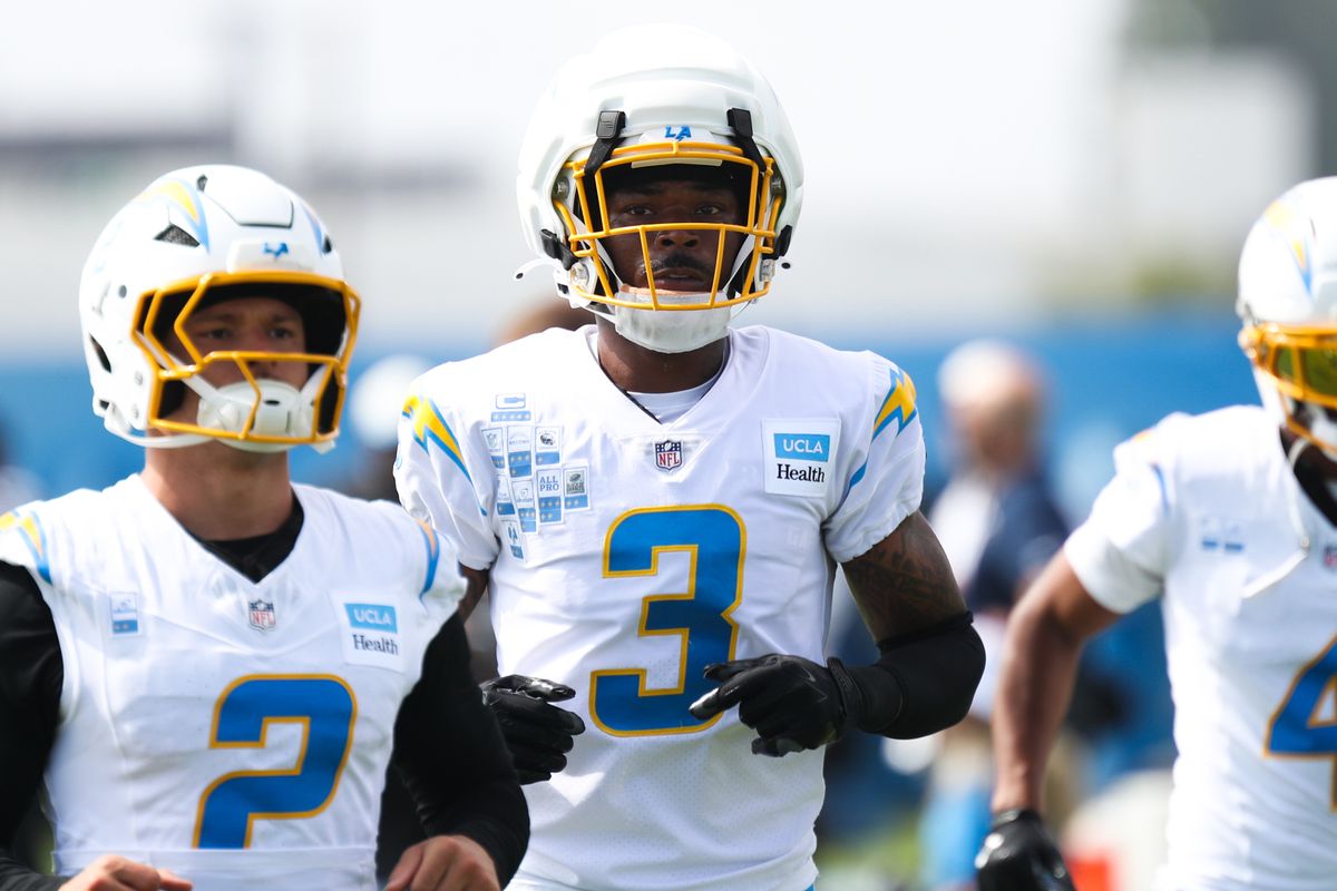 Los Angeles Chargers safety Derwin James (3) warms up during Chargers training camp at The Bolt on Saturday, August 3, 2026 in El Segundo, CA. Los Angeles Chargers safety Derwin James (3) warms up during Chargers training camp at The Bolt on Saturday, August 3, 2026 in El Segundo, CA.