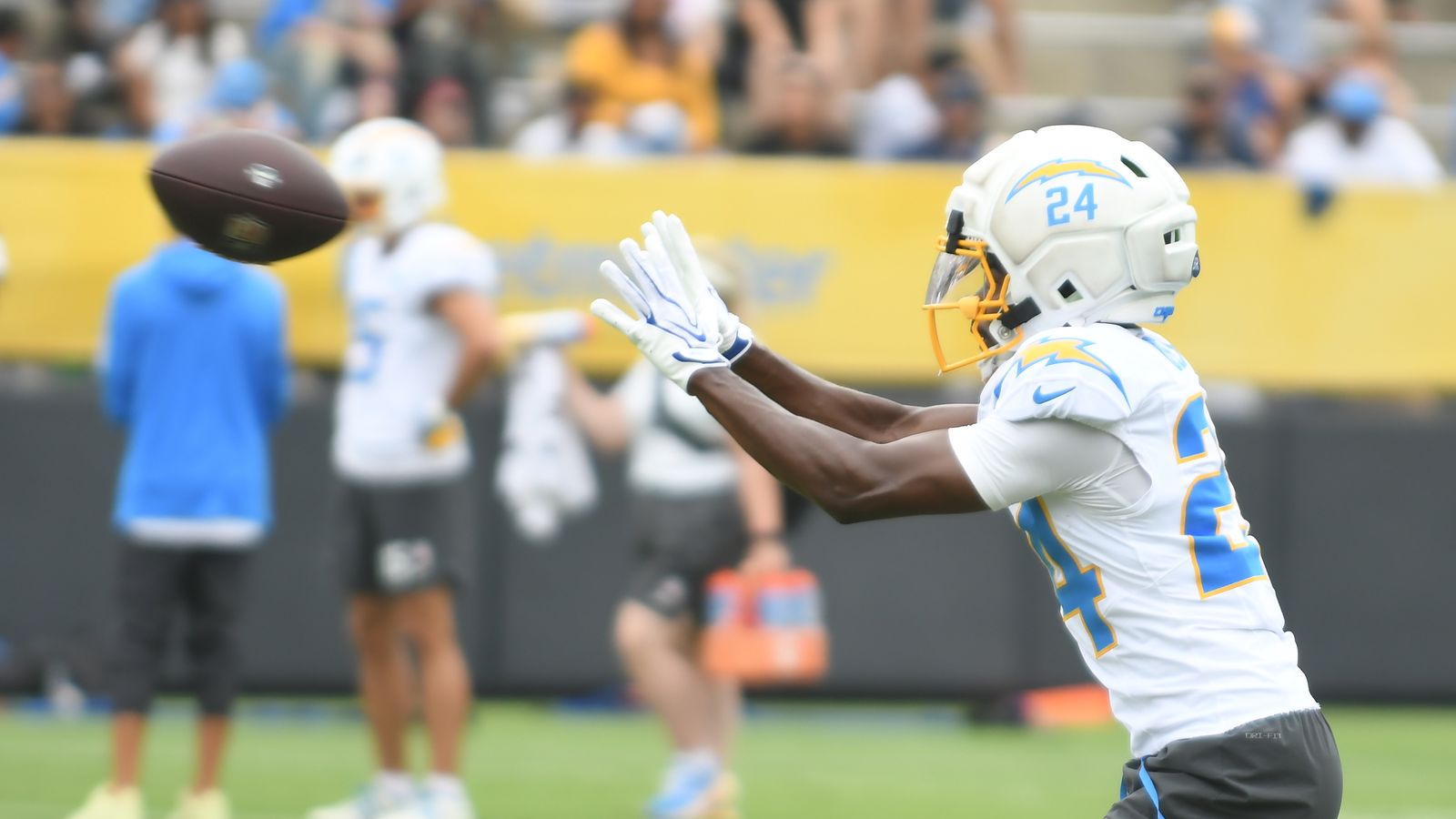 LA Chargers Rodney Shelley (24) participates in drills during Chargers training camp at USD on .Tuesday August 4, 2026 in San Diego, California. LA Chargers Rodney Shelley (24) participates in drills during Chargers training camp at USD on .Tuesday August 4, 2026 in San Diego, California.