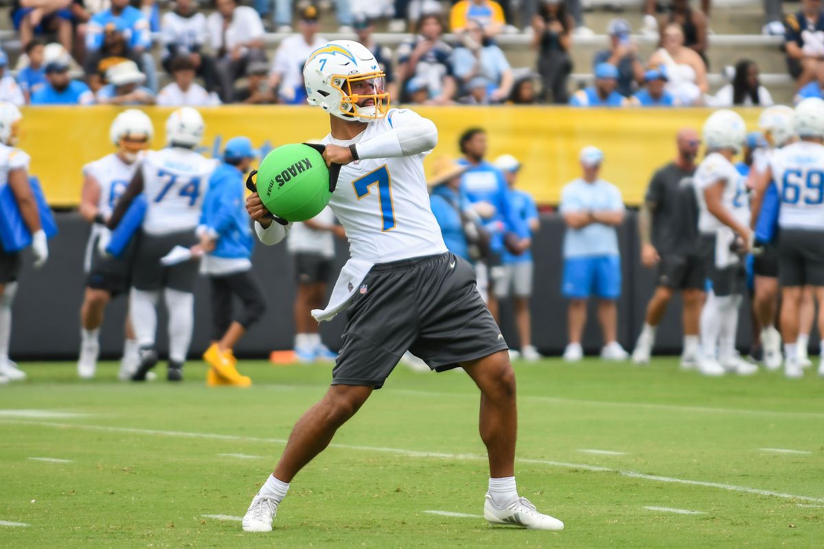 LA Chargers DJ Uiagalelei (7) participates in drills during Chargers training camp at USD on .Wednesday August 5, 2026 in San Diego, California. LA Chargers DJ Uiagalelei (7) participates in drills during Chargers training camp at USD on .Wednesday August 5, 2026 in San Diego, California.