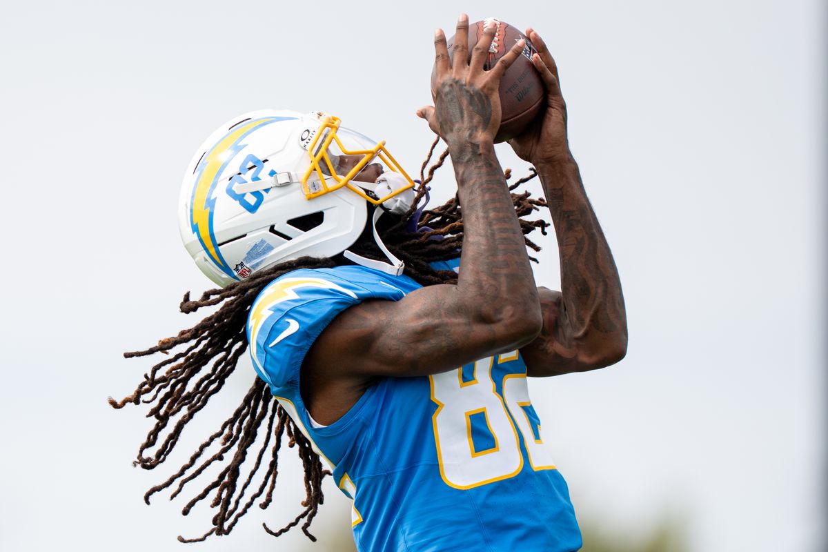 Los Angeles Chargers wide receiver JaQuae Jackson (82) catching an over-the-shoulder pass during Chargers training camp at The Bolt on Saturday, August 15th in El Segundo, CA. Los Angeles Chargers wide receiver JaQuae Jackson (82) catching an over-the-shoulder pass during Chargers training camp at The Bolt on Saturday, August 15th in El Segundo, CA.