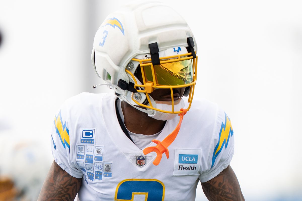 Los Angeles Chargers safety Derwin James Jr. (3) during Chargers training camp at The Bolt on Saturday, August 15th in El Segundo, CA. Los Angeles Chargers safety Derwin James Jr. (3) during Chargers training camp at The Bolt on Saturday, August 15th in El Segundo, CA.