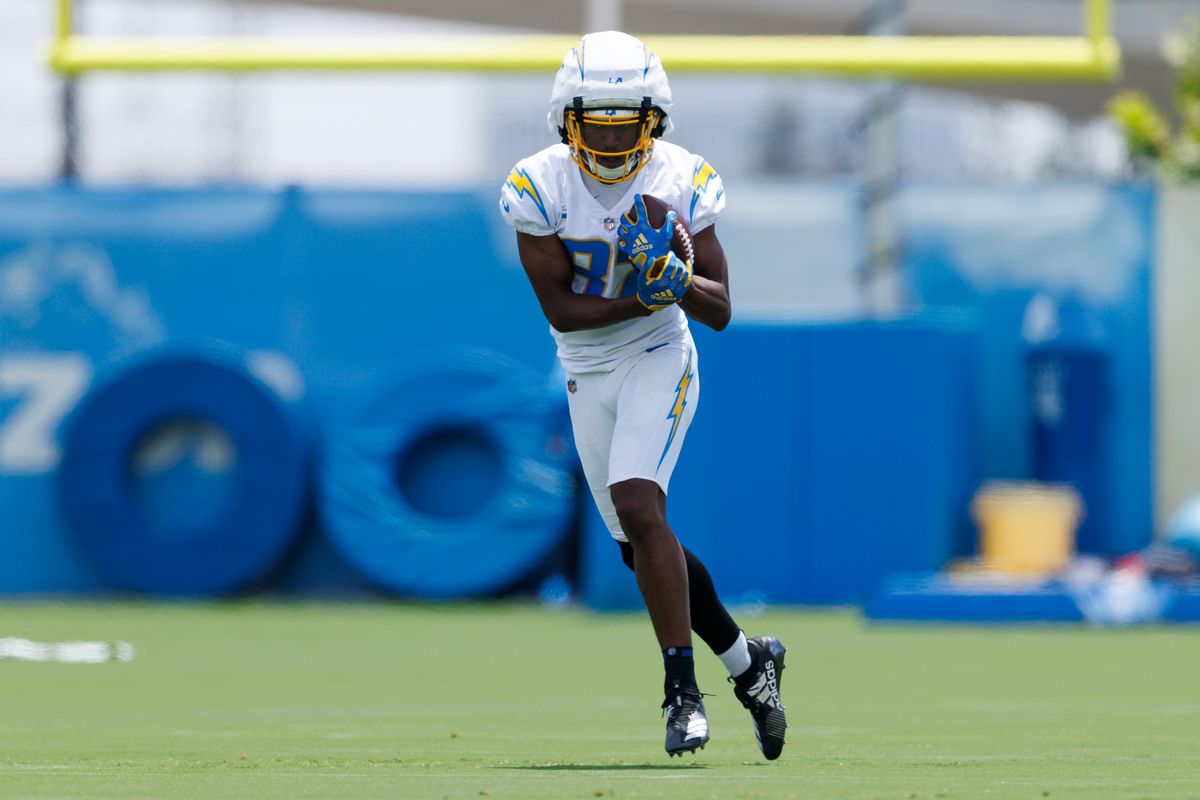  Dez Fitzpatrick #87 of the Los Angeles Chargers runs after the catch during mandatory minicamp at The Bolt on June 12, 2025 in El Segundo, California.
