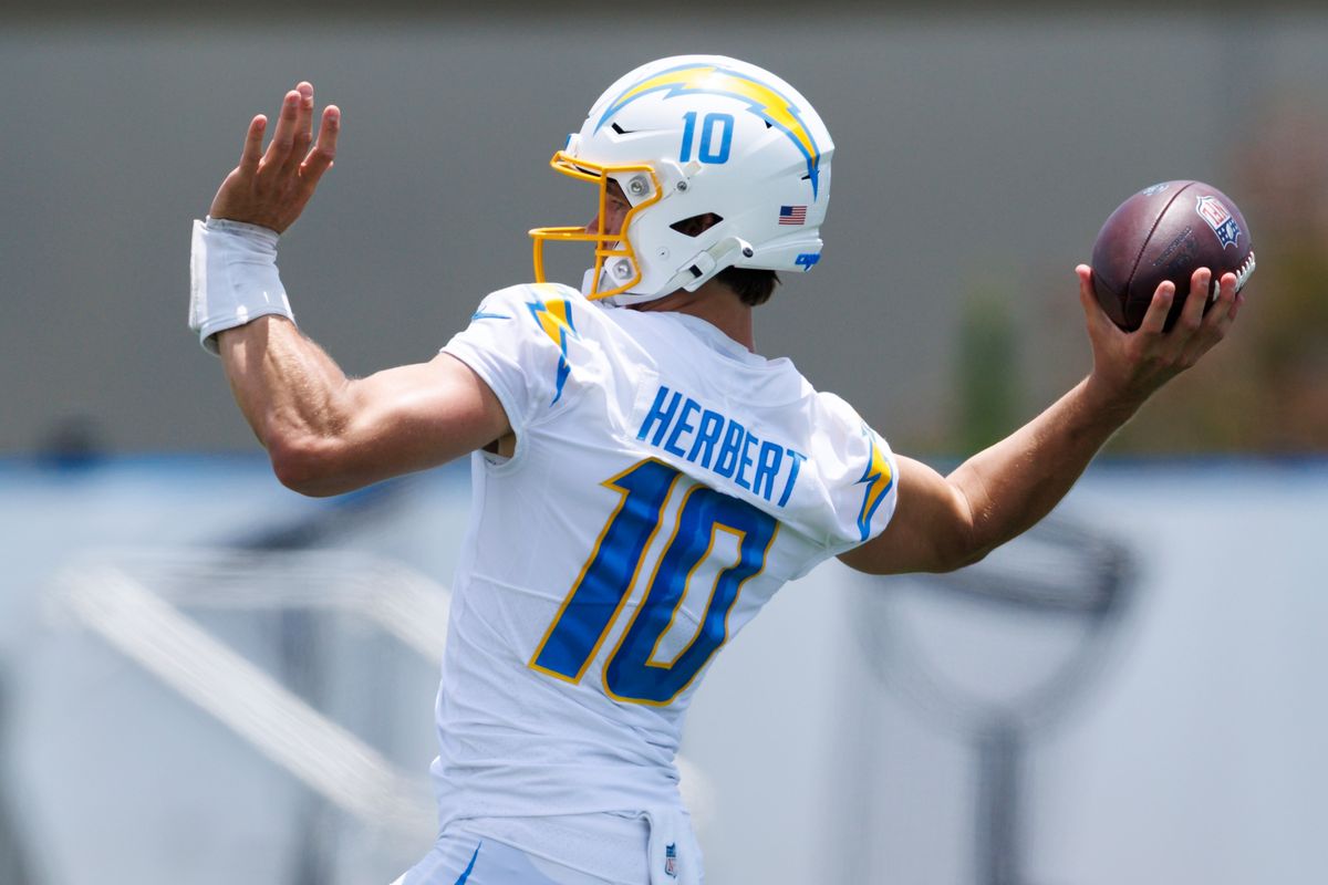 Justin Herbert #10 of the Los Angeles Chargers throws during mandatory minicamp at The Bolt on June 12, 2025 in El Segundo, California.