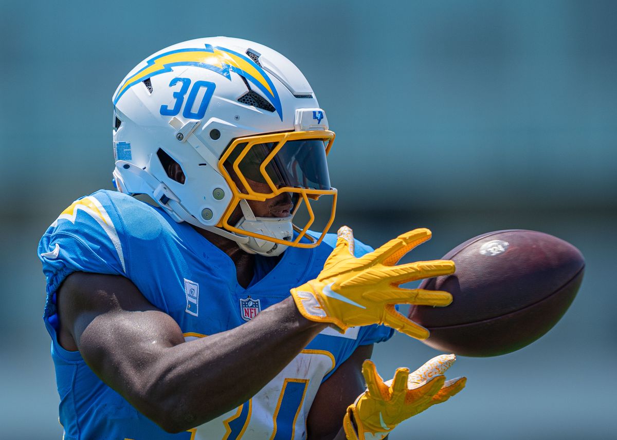 Los Angeles Chargers' running back, Kimani Vidal 30, receives a pass during practice at the Chargers' NFL training camp on Sunday, August 3, 2025 at The Bolt in El Segundo, CA. Los Angeles Chargers' running back, Kimani Vidal 30, receives a pass during practice at the Chargers' NFL training camp on Sunday, August 3, 2025 at The Bolt in El Segundo, CA.