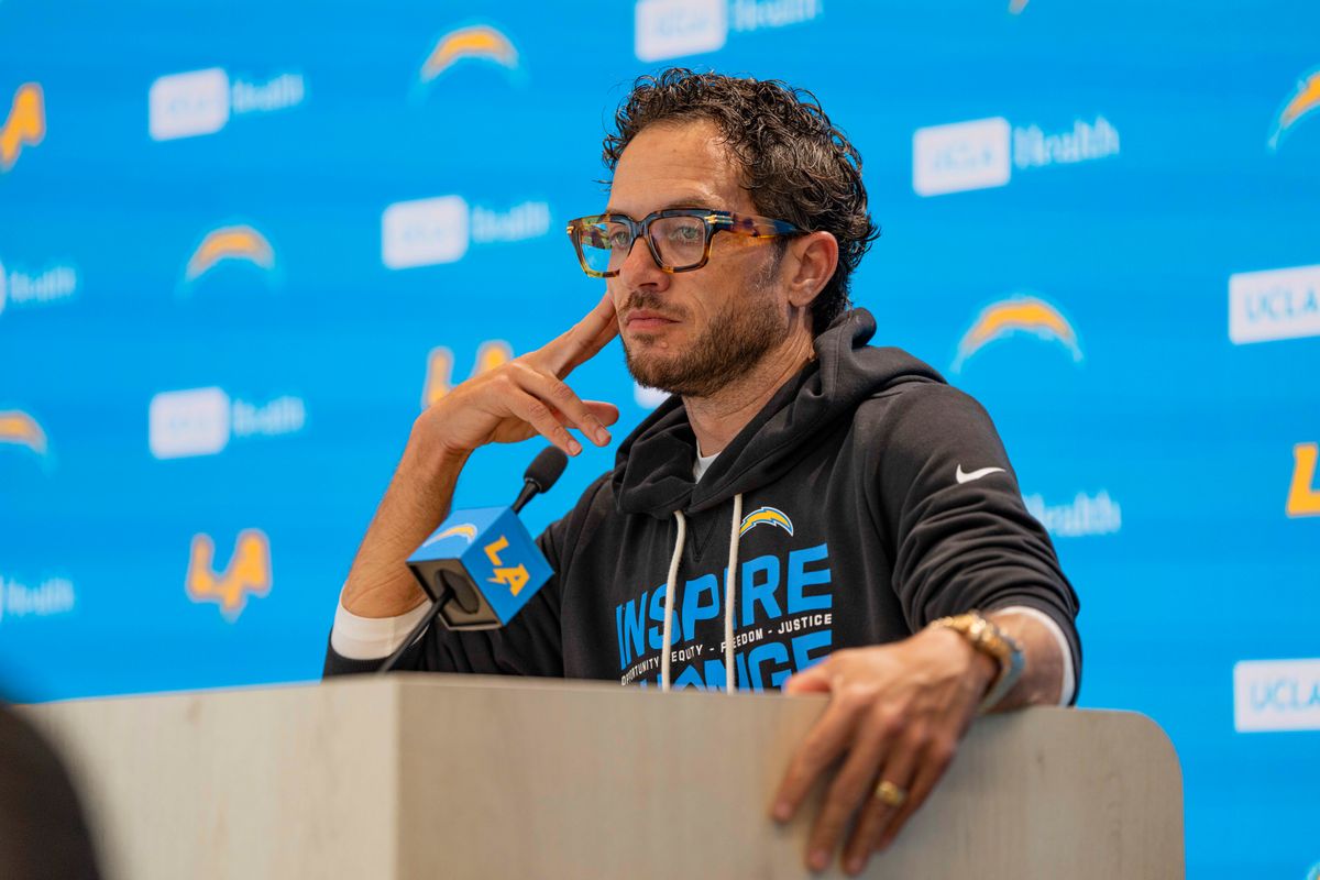 Los Angeles Chargers offensive coordinator Mike McDaniels addressing the press during Chargers organized team activities on May 8th, 2026 in El Segundo, CA.