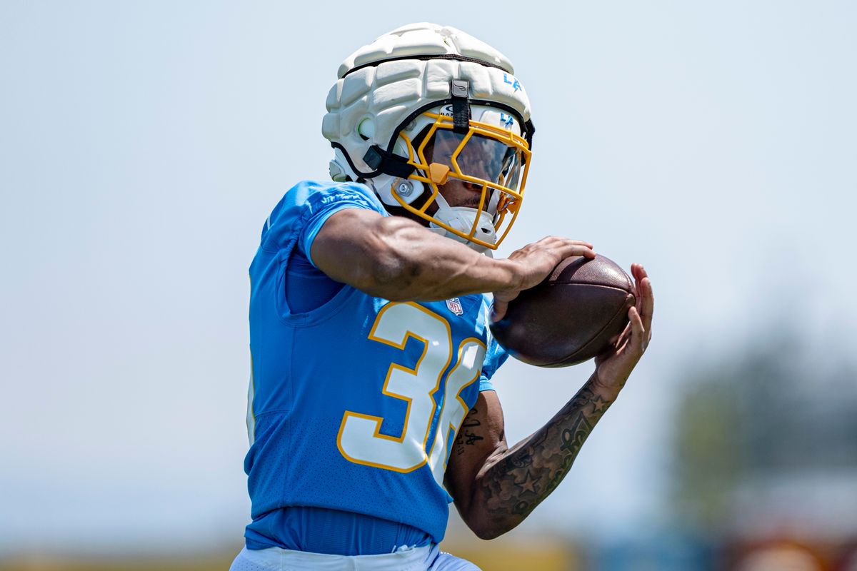 Los Angeles Chargers cornerback Avery Smith (36) catching a pass during Chargers organized team activities on May 8th, 2026 in El Segundo, CA.