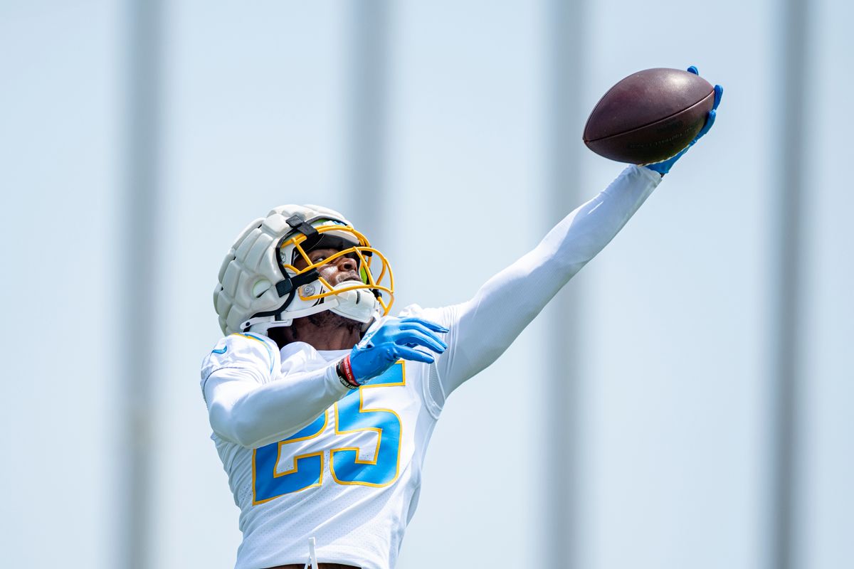 Los Angeles Chargers wide receiver O'Mega Blake (25) catching a pass during Chargers organized team activities on May 8th, 2026 in El Segundo, CA.