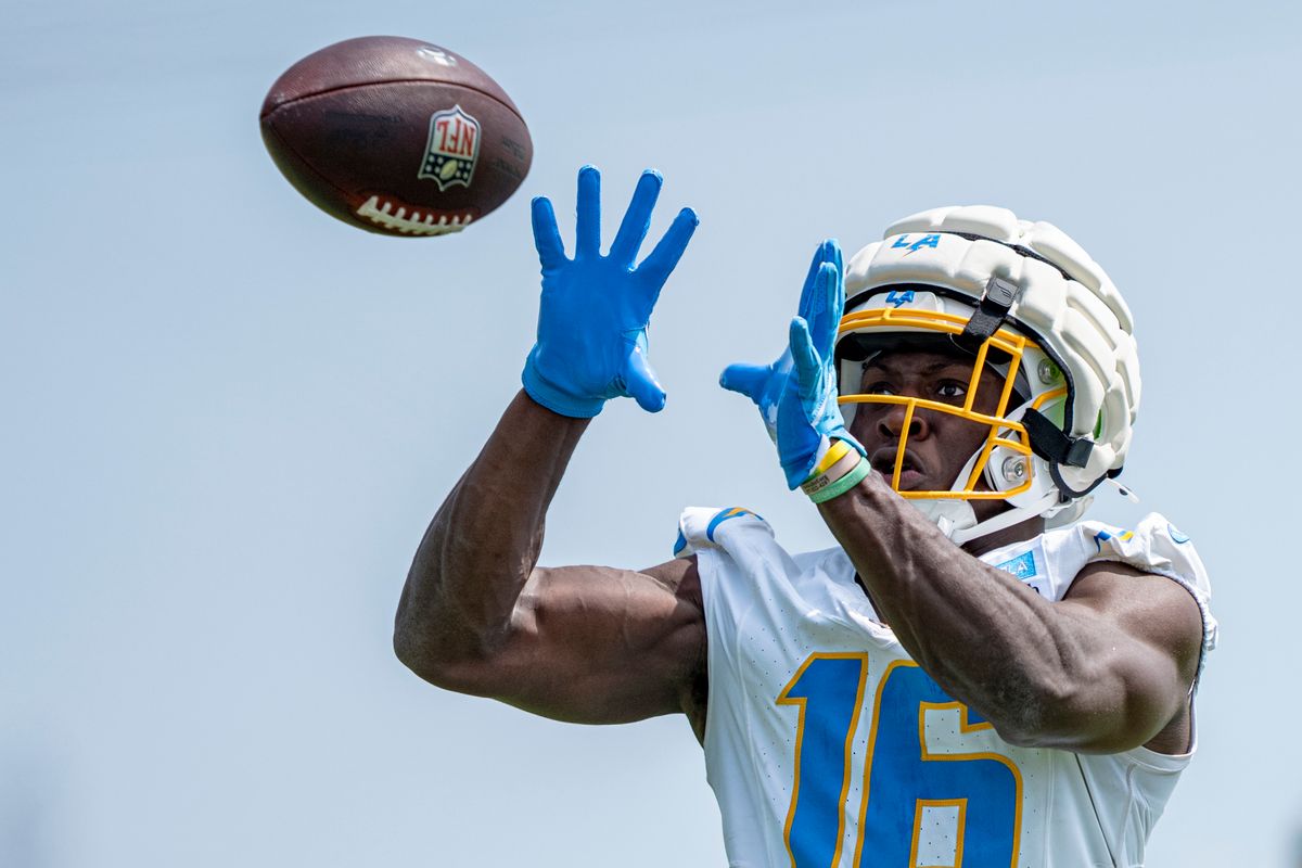 Los Angeles Chargers running back Barika Kpeenu (16) catching a pass during Chargers organized team activities on May 8th, 2026 in El Segundo, CA.