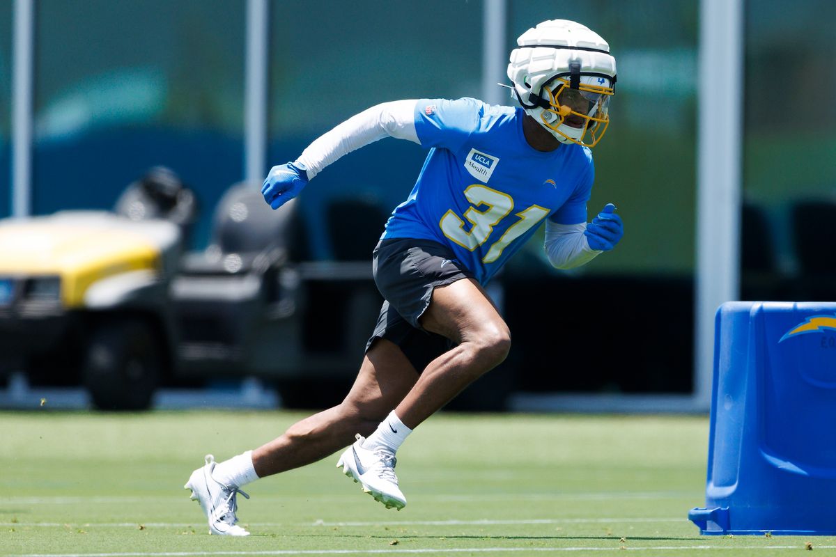 Noah Avinger #31 of the Los Angeles Chargers runs during offseason organized team activities at The Bolt on May 26, 2026 in El Segundo, California. Noah Avinger #31 of the Los Angeles Chargers runs during offseason organized team activities at The Bolt on May 26, 2026 in El Segundo, California.