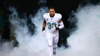 Chargers reunite Alec Ingold with Mike McDaniel ahead of free agency taken at The Bolt (Los Angeles Chargers). Photo by Sam Navarro-Imagn Images