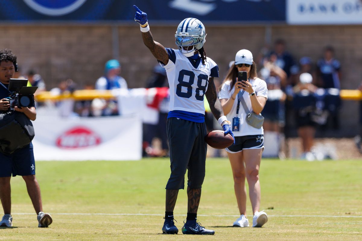 CeeDee Lamb #88 of the Dallas Cowboys celebrates during training camp practice at Staybridge Suites Oxnard on July 21, 2025 in Oxnard, California.