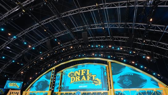 Rams finally draft a WR in the 6th, finish the draft with uneven grades taken at Hollywood Park (TST Los Angeles)