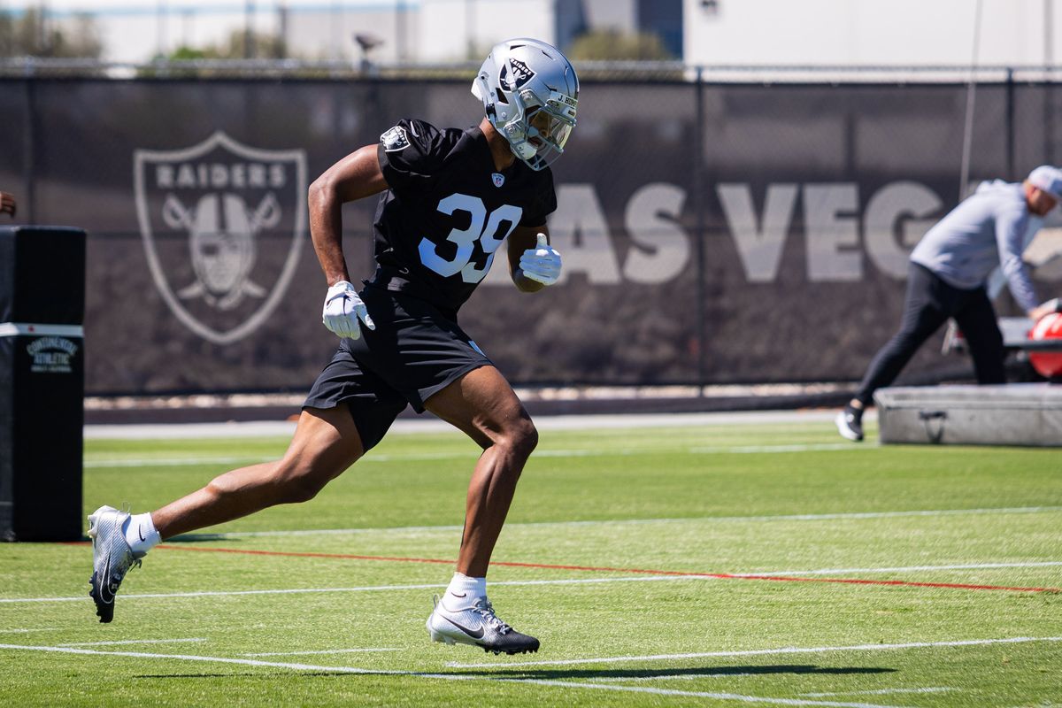 Las Vegas Raiders cornerback John Humphrey (39) runs onto the field during the Raiders’ rookie mini camp, Friday May 9, 2025 in Las Vegas, Nev.
