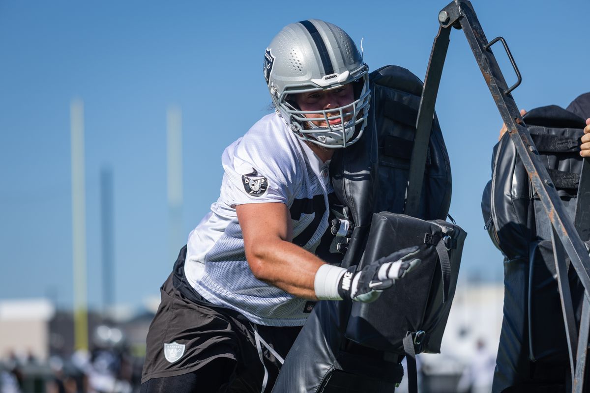  Las Vegas Raiders tackle Dalton Wagner (78) hits the blocking sled in an offensive lineman drill during the Raiders Training Camp, Wednesday July 23, 2025 in Las Vegas, Nev. 