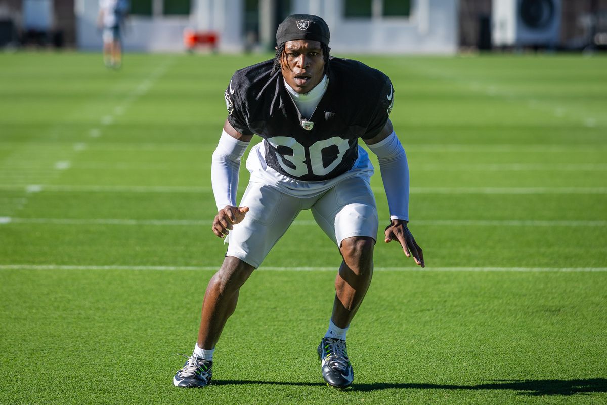 Las Vegas Raiders cornerback Darnay Holmes (30) warms up before the Raiders Training Camp, Monday July 28, 2025 in Las Vegas, Nev. 