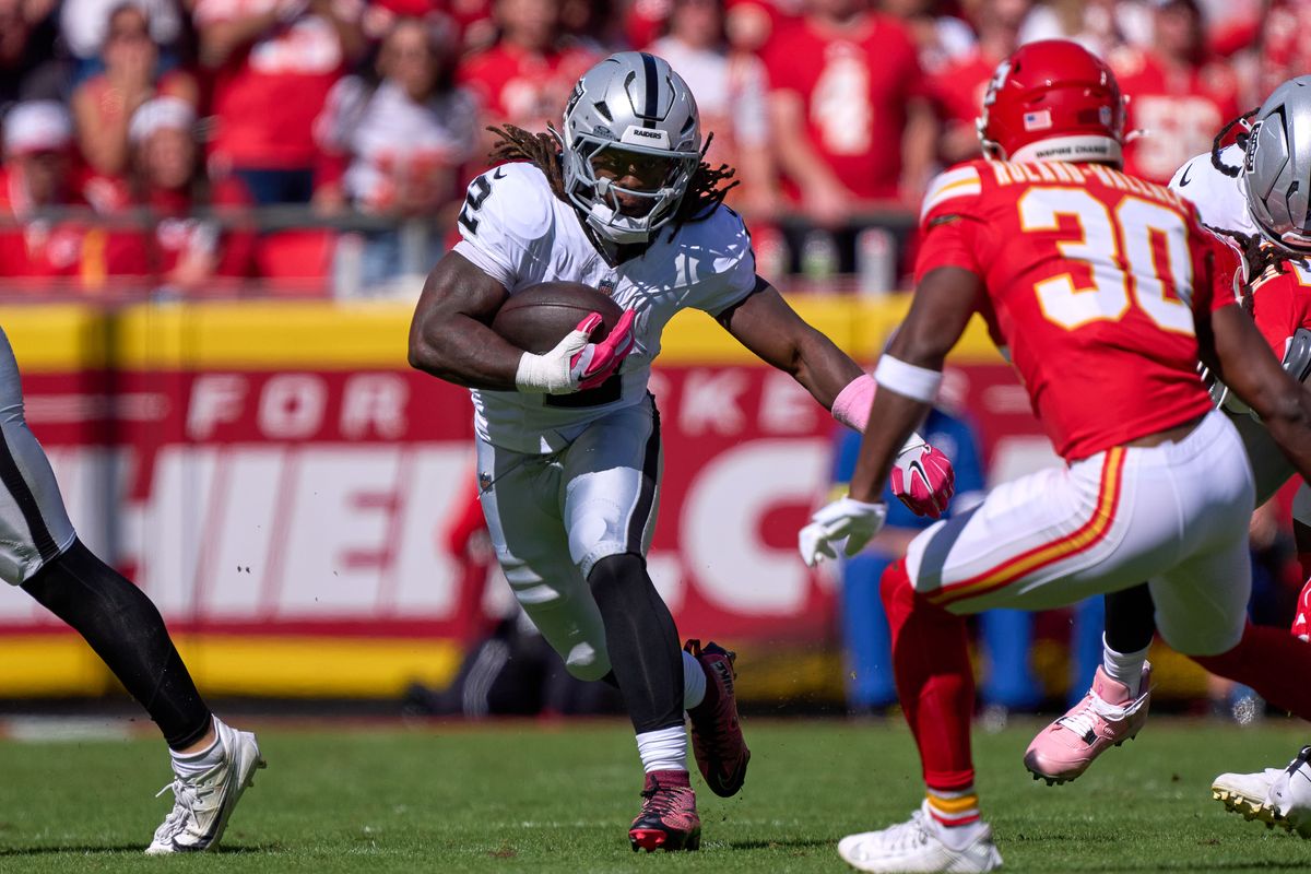 Las Vegas Raiders running back Ashton Jeanty #2 runs with the football in the first half against the Kansas City Chiefs during an NFL game at Arrowhead Stadium on October 19, 2025 in Kansas City, Missouri. Las Vegas Raiders running back Ashton Jeanty #2 runs with the football in the first half against the Kansas City Chiefs during an NFL game at Arrowhead Stadium on October 19, 2025 in Kansas City, Missouri.