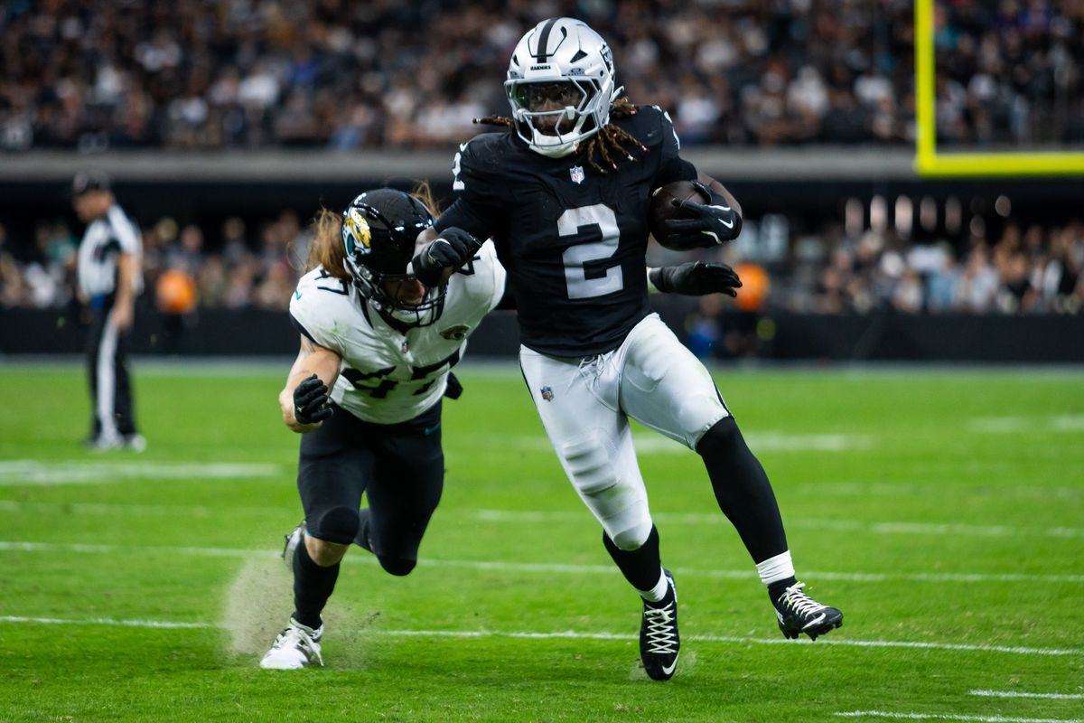 Las Vegas Raiders running back Ashton Jeanty (2) runs with the ball during a NFL game between the Las Vegas Raiders and the Jacksonville Jaguars, Sunday November 2, 2025 in Las Vegas, Nev.