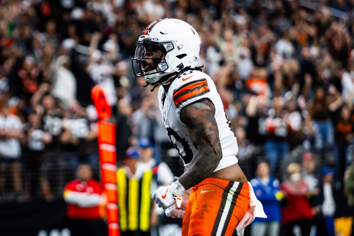  Cleveland Browns running back Quinshon Judkins (10) yells in celebration after scoring a touchdown during a NFL game between the Las Vegas Raiders and the Cleveland Browns, Sunday November 23, 2025 in Las Vegas, Nev.