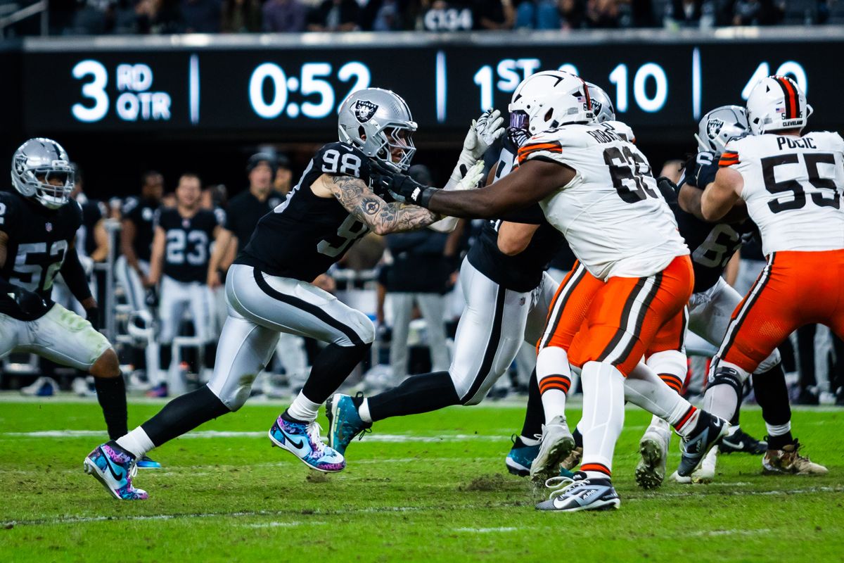 Las Vegas Raiders defensive end Maxx Crosby (98) rushes the Cleveland Browns offensive line during a NFL game between the Las Vegas Raiders and the Cleveland Browns, Sunday November 23, 2025 in Las Vegas, Nev.