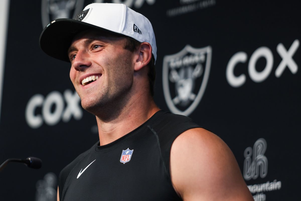 Las Vegas Raiders tight-end Brock Bowers (89) speaks to the media after Raiders OTAs at Intermountain Health Performance Center, Thursday May 28, 2026 in Henderson, Nev. Las Vegas Raiders tight-end Brock Bowers (89) speaks to the media after Raiders OTAs at Intermountain Health Performance Center, Thursday May 28, 2026 in Henderson, Nev.
