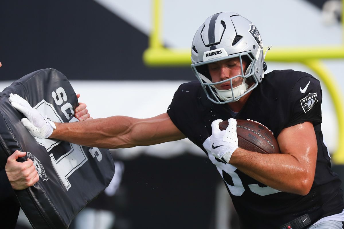 Las Vegas Raiders tight end Brock Bowers hits the bag while carrying the ball during Raiders Training Camp at Intermountain Health Performance Center, Monday Aug. 10, 2026 in Henderson, Nev. Las Vegas Raiders tight end Brock Bowers hits the bag while carrying the ball during Raiders Training Camp at Intermountain Health Performance Center, Monday Aug. 10, 2026 in Henderson, Nev.
