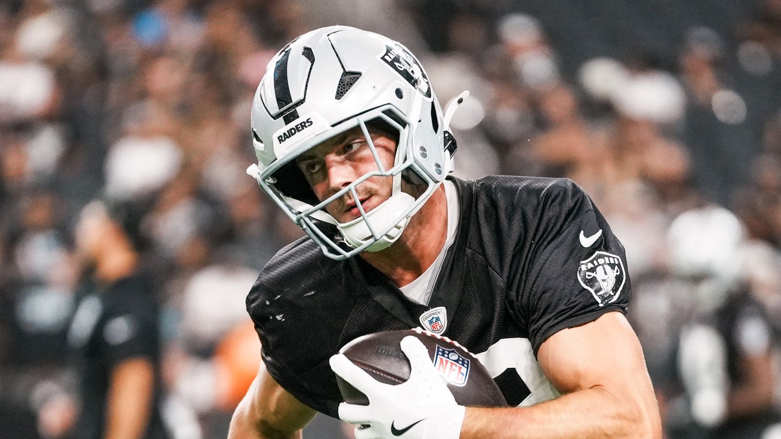 Las Vegas Raiders tight end Brock Bowers (89) runs with the ball during Raiders practice at Allegiant Stadium, Tuesday Aug. 11, 2026 in Las Vegas, Nev. Las Vegas Raiders tight end Brock Bowers (89) runs with the ball during Raiders practice at Allegiant Stadium, Tuesday Aug. 11, 2026 in Las Vegas, Nev.