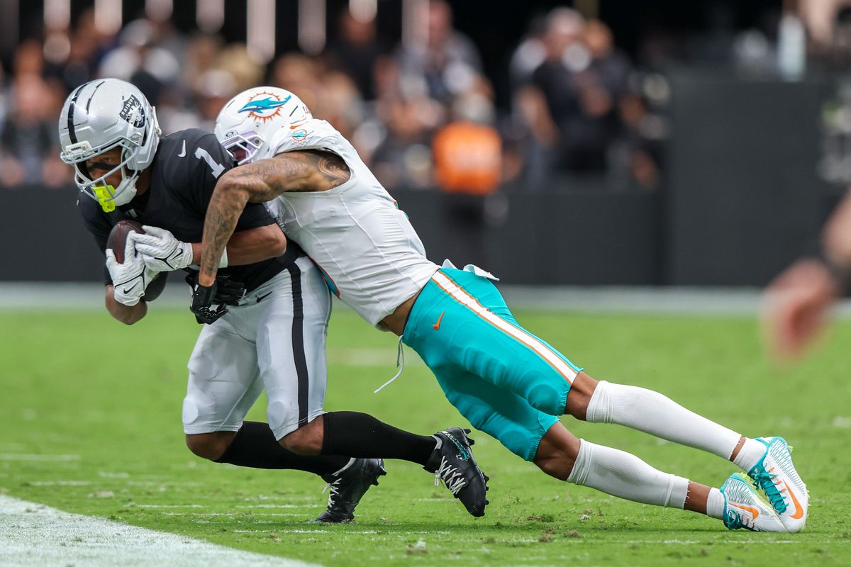 Las Vegas Raiders wide receiver Tre Tucker (1) catches the ball for a gain during a NFL regular season game between the Las Vegas Raiders and Miami Dolphins at Allegiant Stadium, Sunday September 13, 2026 in Las Vegas, NV. Las Vegas Raiders wide receiver Tre Tucker (1) catches the ball for a gain during a NFL regular season game between the Las Vegas Raiders and Miami Dolphins at Allegiant Stadium, Sunday September 13, 2026 in Las Vegas, NV.