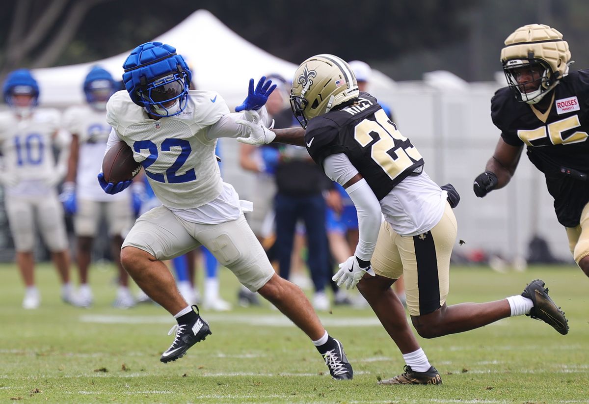 #22 Blake Corum of the Los Angeles Rams runs the ball during joint practice against the New Orleans Saints on August 14, 2025 in Carson, CA.