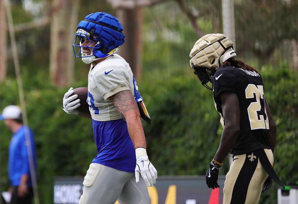 #89 Tyler Higbee of the Los Angeles Rams celebrates a touchdown during joint practice against the New Orleans Saints on August 14, 2025 in Carson, CA.
