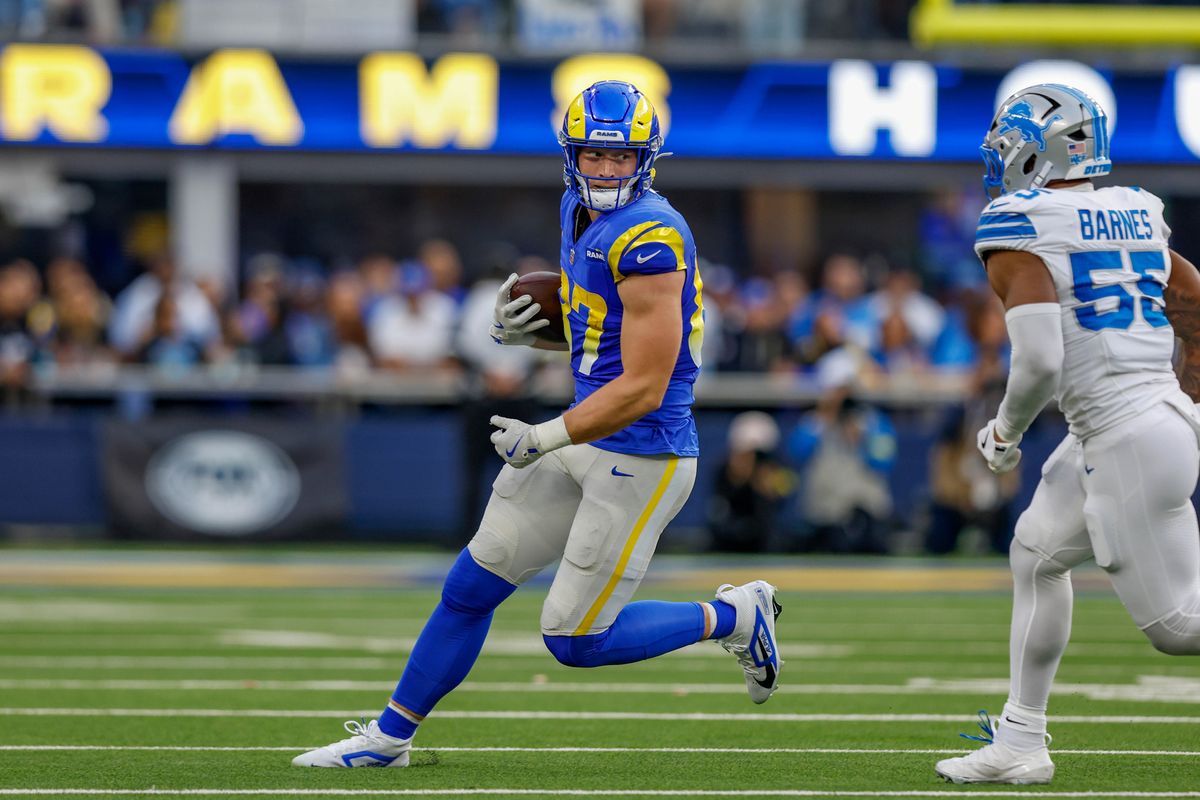 Los Angeles Rams tight end Davis Allen (87) catches the ball for a gain during a NFL game against the Detroit Lions on December 15, 2025 at Sofi Stadium in Inglewood, CA.