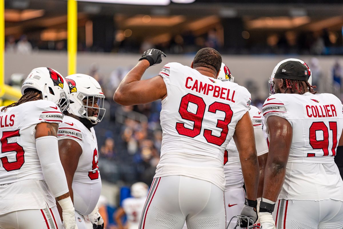 Arizona Cardinals defensive lineman Calais Campbell (93) gives a pregame speech before an NFL football game against the Los Angeles Rams on January 4th, 2026 in Los Angeles, CA.