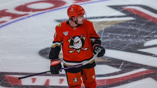 Anaheim Ducks R (77) Frank Vatrano against Seattle Kraken on Monday November 25th, 2024 at The Honda Center in Anaheim California. Anaheim Ducks R (77) Frank Vatrano against Seattle Kraken on Monday November 25th, 2024 at The Honda Center in Anaheim California.