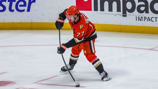 Anaheim Ducks R (77) Frank Vatrano takes a shot against Seattle Kraken on Monday November 25th, 2024 at The Honda Center in Anaheim California. Anaheim Ducks R (77) Frank Vatrano takes a shot against Seattle Kraken on Monday November 25th, 2024 at The Honda Center in Anaheim California.